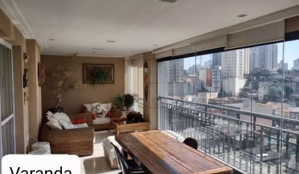 Apartamento de 242m² com 3 suítes 3 vagas + Depósito