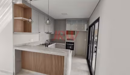 LINDA CASA CONDOMÍNIO VIENA