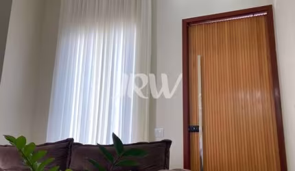CASA TERREA , JARDIM NOVA VENEZA , INDAIATUBA SP  - 150 m2 de construção - 90m² de construção; - 3 quartos com portas balcão sendo 1 suíte; - toda no porcelanato; - rodapé Embutido  - 5min parque ecol
