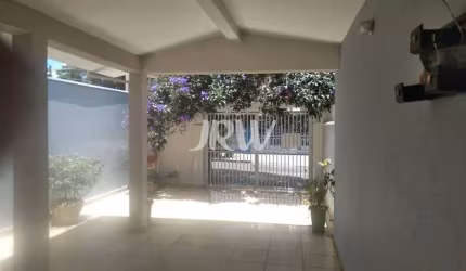 CASA TÉRREA PRÓX.CENTRO ESPORTIVO LOCALIZAÇÃO PRIVILEGIADA