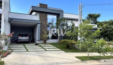 CASA TÉRREA NO CONDOMÍNIO MANTOVA NA CIDADE DE INDAIATUBA SP  Área Terreno : 208 m2 Área Construída : 146 m2  3 dormitórios sendo 1 suíte com closet A