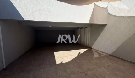 SOBRADO A VENDA NO BAIRRO VILA RUBENS NA CIDADE DE INDAITUBA - SP  Área do Terreno 270 m² Área Construída 229 m²  3 quartos sendo 1 Suíte  Banheiro so