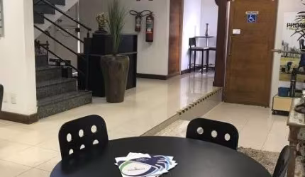 GALPÃO NO JARDIM UMUARAMA  Térreo: Recepção, Sala de estar, Sala administrativo, Deposito, Cozinha/Refeitório e Banheiro feminino e masculino.  Piso superior: 3 Salas, 1 Sala com sacada, Banheiro soci