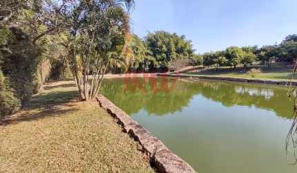 Lindo sitio 36.800 metros de área sendo a casa principal com três suítes, sala de estar, TV e jantar. Cozinha,copa e lavanderia, duas casas de caseiro