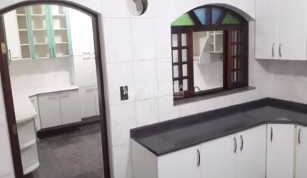 SOBRADO A VENDA, SOBRADO COM 2 DORMITÓRIOS, SACADA, 1 VAGA COBERTA, JARDIM SÃO LUIZ, JARDIM CASABLANCA, METRÔ LINHA LILÁS, SHOPING CAMPO LIMPO.