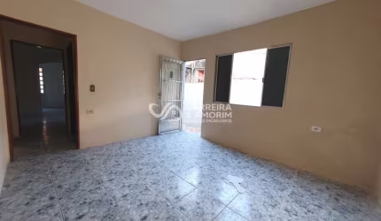 CASA A VENDA, 3 DORMITÓRIOS, SUÍTE, SALÃO COMERCIAL, QUINTAL NOS FUNDOS. PARQUE REGINA.