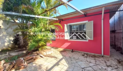 CASA A VENDA, TÉRREA 3 DORMITÓRIOS, QUINTAL GRANDE, SALA, COPA, COZINHA, LAVANDERIA, 3 BANHEIROS, 2 VAGAS. VILA MARACANÃ. JARDIM CASABLANCA.