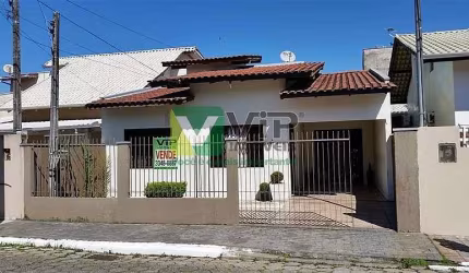 Casa averbada com 02 Dormitórios - Bairro São João
