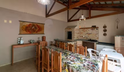 Casa com 3 quartos à venda na Rua Francisco de Azevedo Macedo, 815, Vila Solene, Campo Largo por R$ 760.000