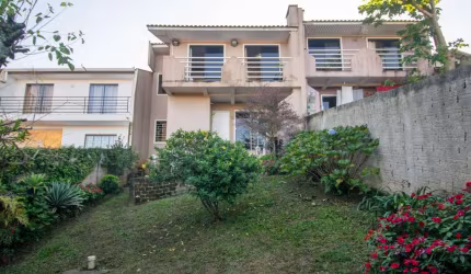 Casa com 3 quartos à venda na Joao Claudino Magaton, 31, Itaqui, Campo Largo por R$ 330.000