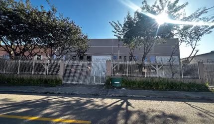 Barraão de 360,00 m² no Emiliano Perneta