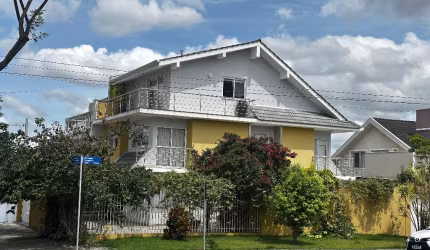 Sobrado de 273,00 m² no Pineville