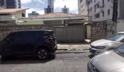 Casa/terreno com 13,5 x 30m em Manaíra.