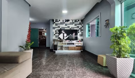 Vendo Casa Duplex com 03 quartos, próximo ao Atack Max Teixeira.