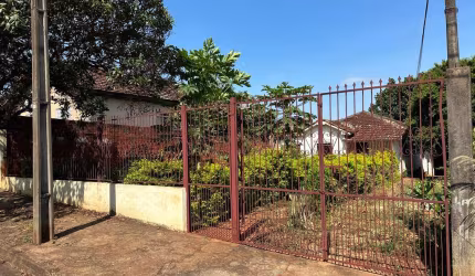 Terreno com Casa de Madeira à venda, Vila Matarazzo, Londrina, PR