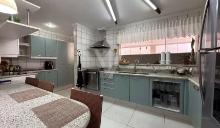 Sobrado à venda, Parque Residencial Alcântara, Londrina, PR
