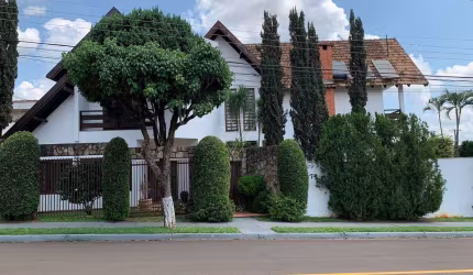 Sobrado Exclusivo à Venda no Jardim Presidente: Residencial ou Comercial. Arquitetura Única, Conforto e Elegância em Localização Privilegiada. Não Perca!