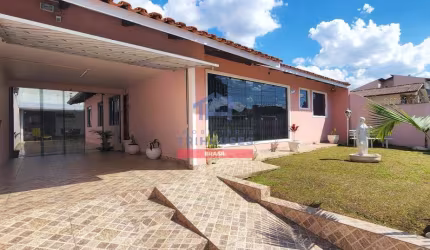 Casa térrea com 3 dormitórios 4 vagas à venda no bairro Uberaba - Curitiba, PR