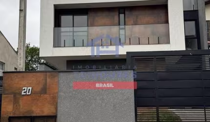 Maravilhoso Sobrado alto padrão a venda com 3 dormitórios e 1 suíte no bairro Uberaba por 899mil