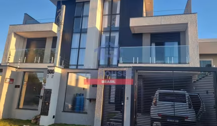 Lindo sobrado com 1 SUÍTE à venda, Capão da Imbuia, Curitiba, PR por apenas R$1.435.200,00!!