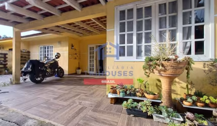 Linda Casa térrea com 2 dormitórios e edícula a venda no bairro Weissópolis, Pinhais, PR