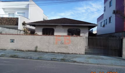 CASA no JARDIM IRIRIÚ com 3 quartos para LOCAÇÃO, 90 m²