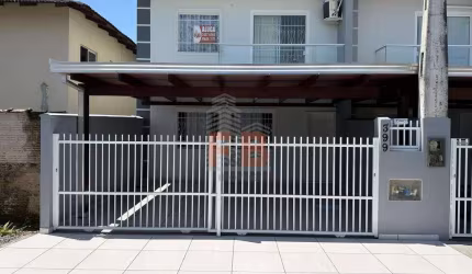 SOBRADO GEMINADO no IRIRIÚ com 2 quartos para LOCAÇÃO, 69 m²