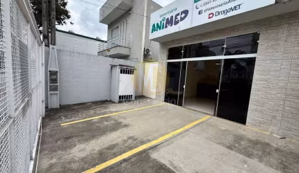 PONTO COMERCIAL PARA LOCAÇÃO DE FRENTE COM O SIMPATIA PARQUE INDUSTRIAL!
