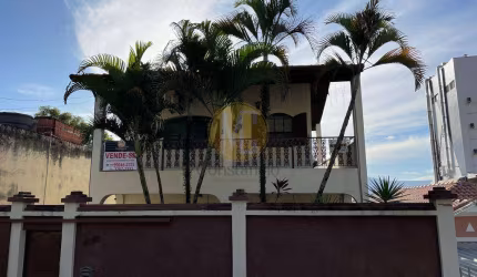 Casa 5 Dormitórios sendo 1 Suíte - 177m² - Próximo ao Santuário Nacional