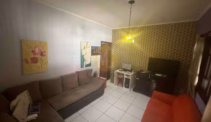 Casa 2 Dormitórios sendo 1 Suíte - 85 m² - 2 Vagas - Vila das Flores