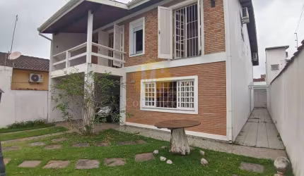 Sobrado com 4 dormitórios, 3 suites, 3 vagas de garagem - Martim de Sá