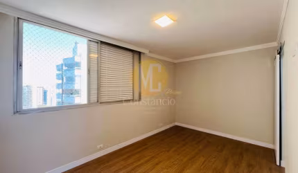 Apartamento  Reformado com 3 Dormitórios - Vila Adyana -