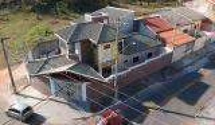 Casa com 3 dormitórios,  moderna no jardim Santa Júlia