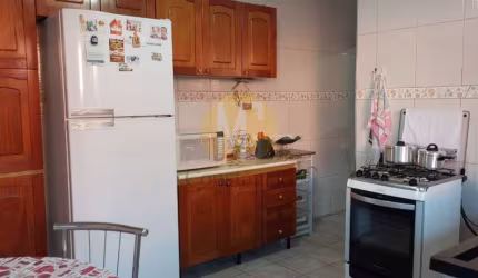 Casa com 4 Dormitórios - 90 m² - 2 Vagas - Jardim Pôr do Sol