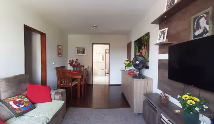 “Apartamento Espaçoso no Estreito – Sol, Conforto e Qualidade de Vida!'