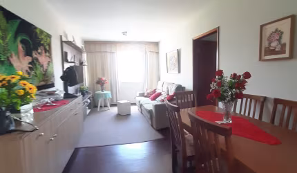 “Apartamento Espaçoso no Estreito – Sol, Conforto e Qualidade de Vida!'