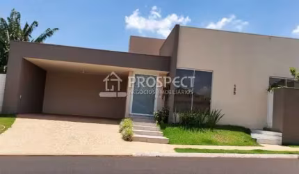 Casa no Condomínio Vista Bela | 3 dormitórios | 4 vagas