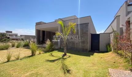 Casa Térrea com banheira no Alphaville | 3 suítes | 4 vagas