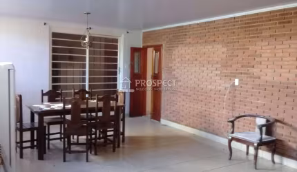Casa no Centro de Batatais com 4 dormitórios