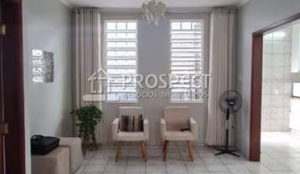 Casa no Jardim Paulista | 3 dormitórios ( 1 suíte) | 2 vagas