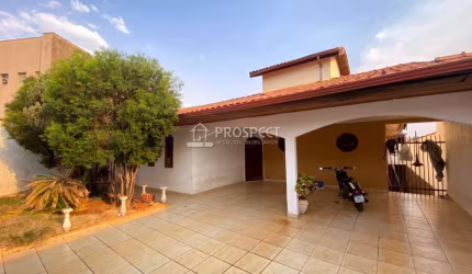 Casa Espaçosa na Ribeirânia | 4 dormitórios | 4 vagas