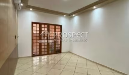 Casa em Bonfim Paulista | 2 dormitórios | 3 vagas de garagem