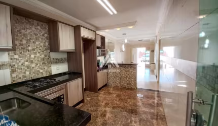 Casa para Venda em Maringá, Jardim Sumaré, 2 dormitórios, 1 suíte, 2 banheiros, 2 vagas