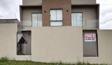 Excelente sobrado à venda no Bairro Orfãs