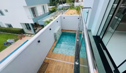 Aluga-se casa duplex com 4 suítes  100% mobiliada com piscina