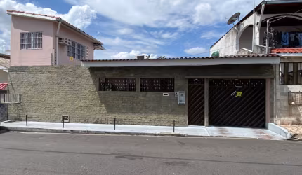 Otima oportunidade de venda no parque 10 mobiliada e com sistema de segurança integrado