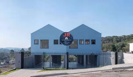 Sobrado com 3 Quartos e 2 banheiros à Venda, 120 m²