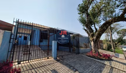 Casa térrea averbada, com 4 quartos sendo 2 suítes e três vagas de garagem