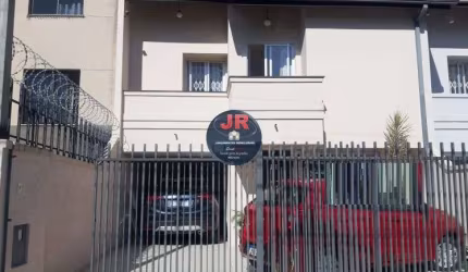 Sobrado frente pra rua  com ático e 3 quartos à venda no Portão.