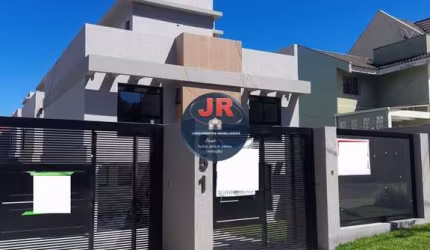 Tríplex de frente para rua em Santa Felicidade, 3 quartos sendo uma suíte